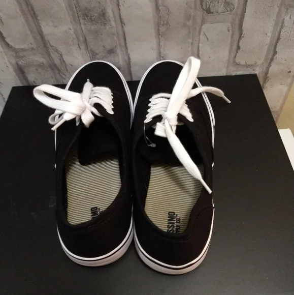 Mossimo Sneakers - Picture 5 of 7